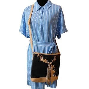Elegant Parazul Black and Tan Crossbody Bag